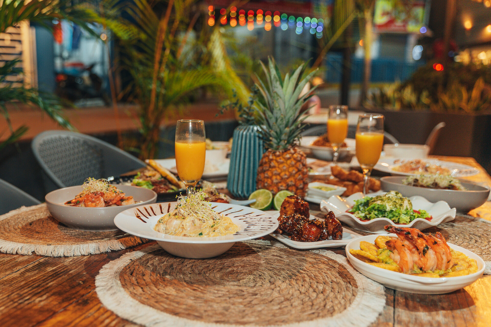 Mesa con mimosas El Alba